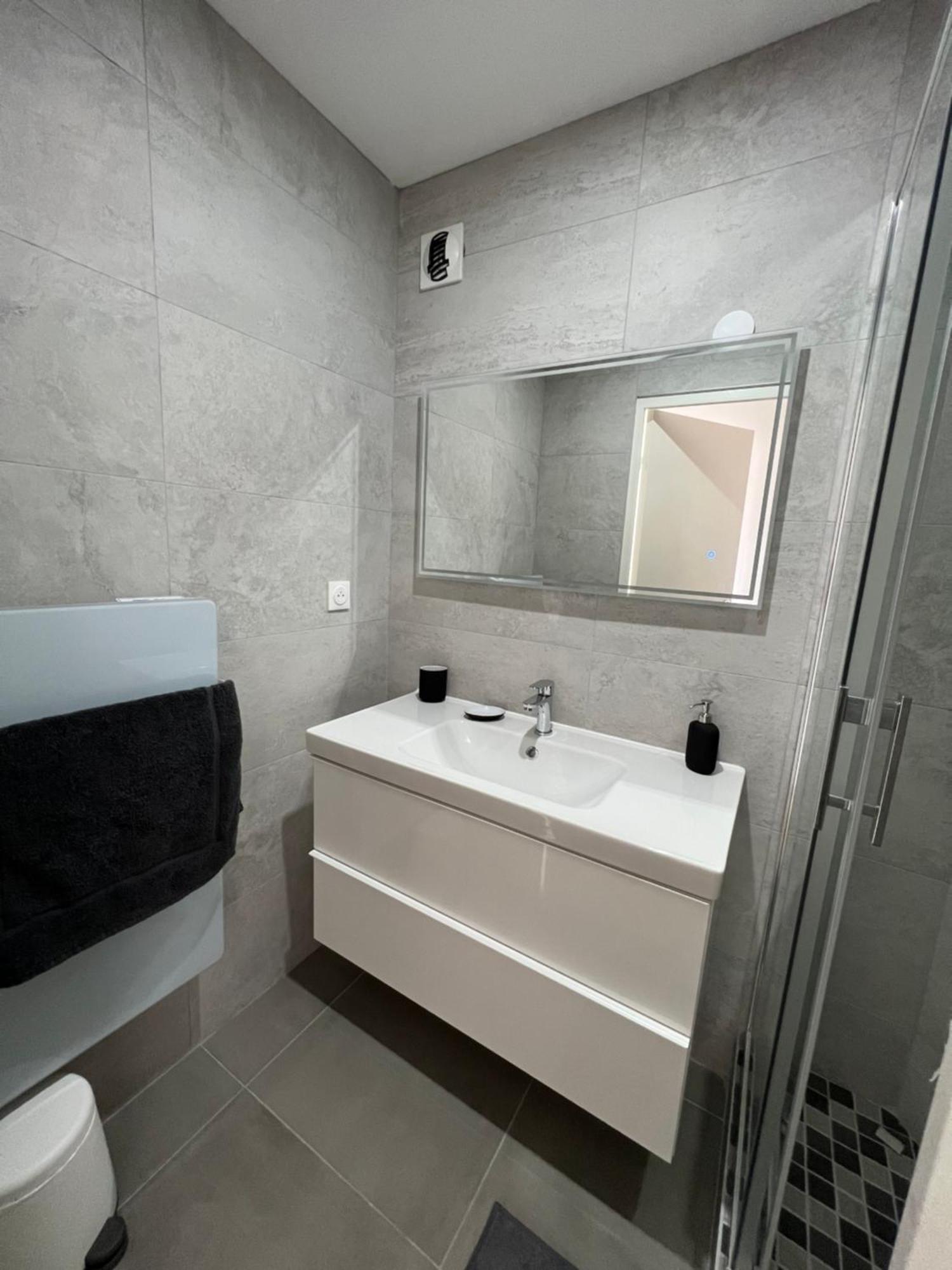 Super 4 Pieces Refait A Neuf Apartment Villeurbanne Bagian luar foto